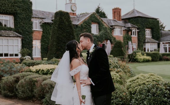 Wedding Kiss